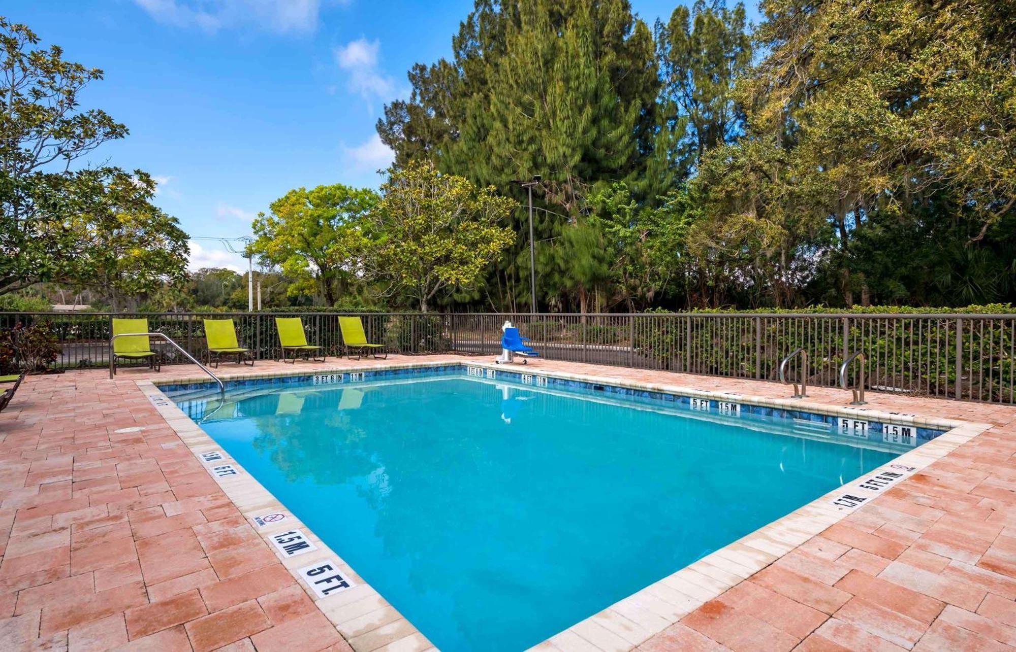 Extended Stay America Suites - Jackson - Риджленд Экстерьер фото